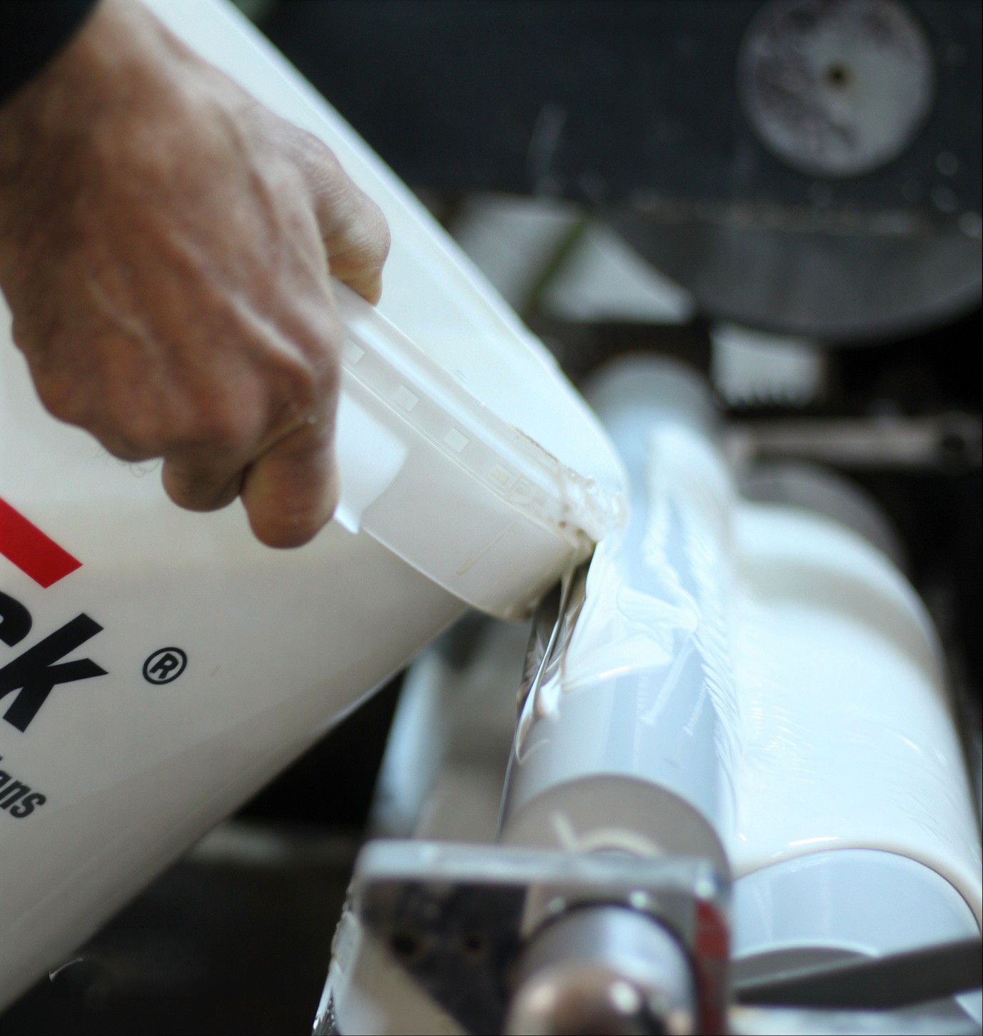 Su Bazlı Yapıştırıcılar